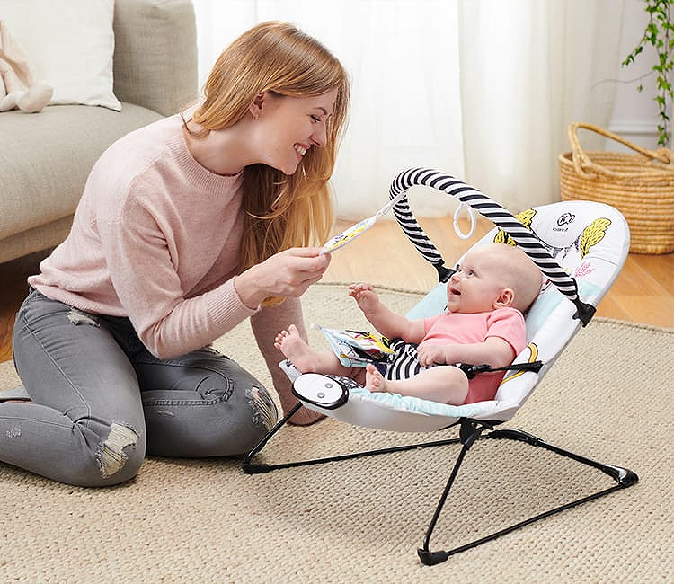 Babyschaukel und Babyliege – was müssen Sie darüber wissen?